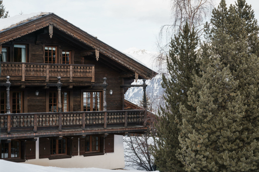 Chalet Pashmina Hero photo